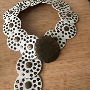 Medallion belt
